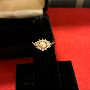 Pearl & diamond ring